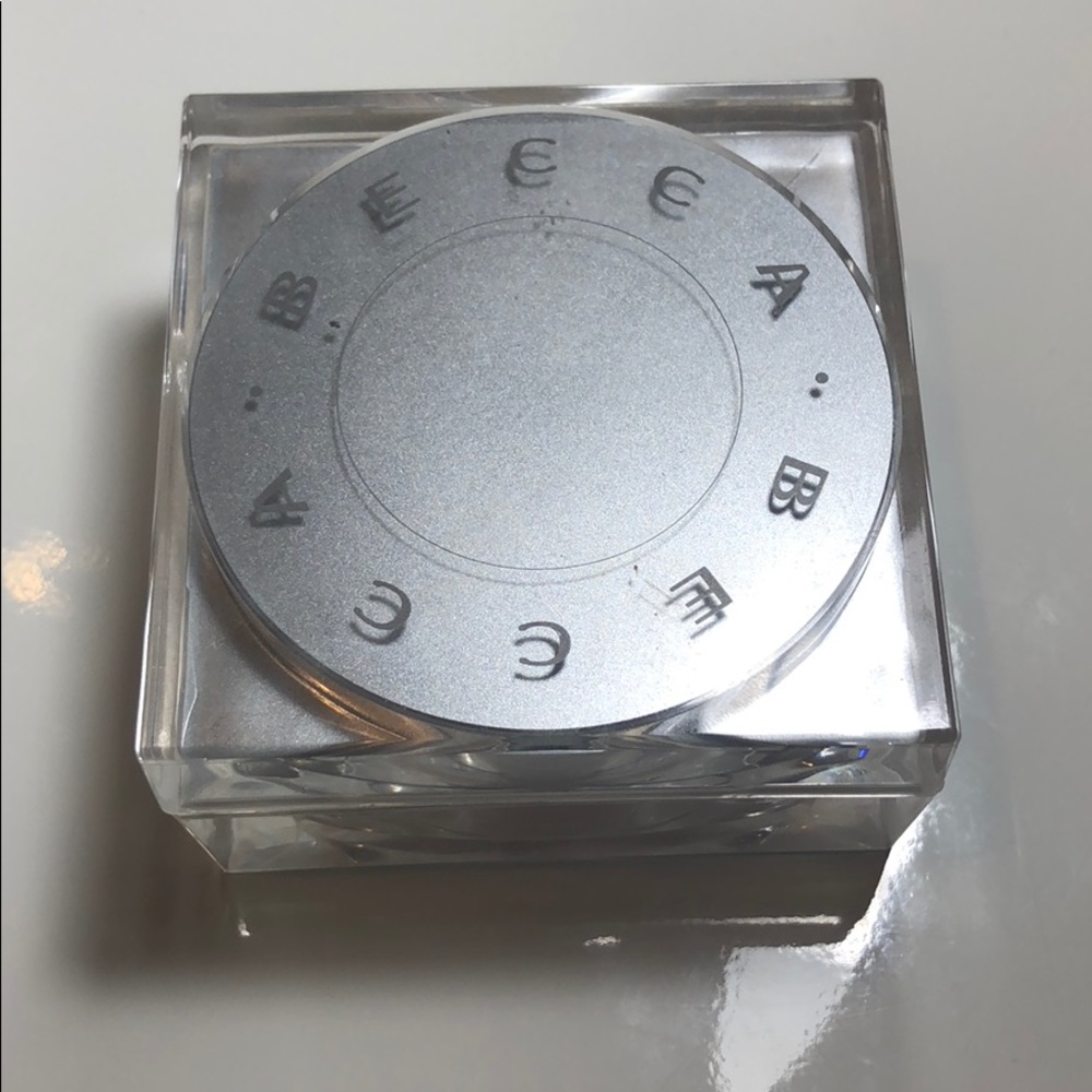 BECCA soft light blurring powder in Golden Hour